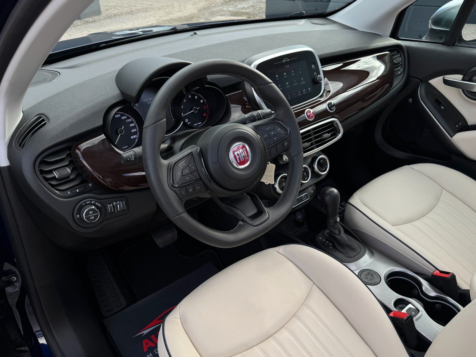 Fahrzeugabbildung Fiat 500X 1.3 FF Yacht Club Capri Faltdach CarPl. CAM