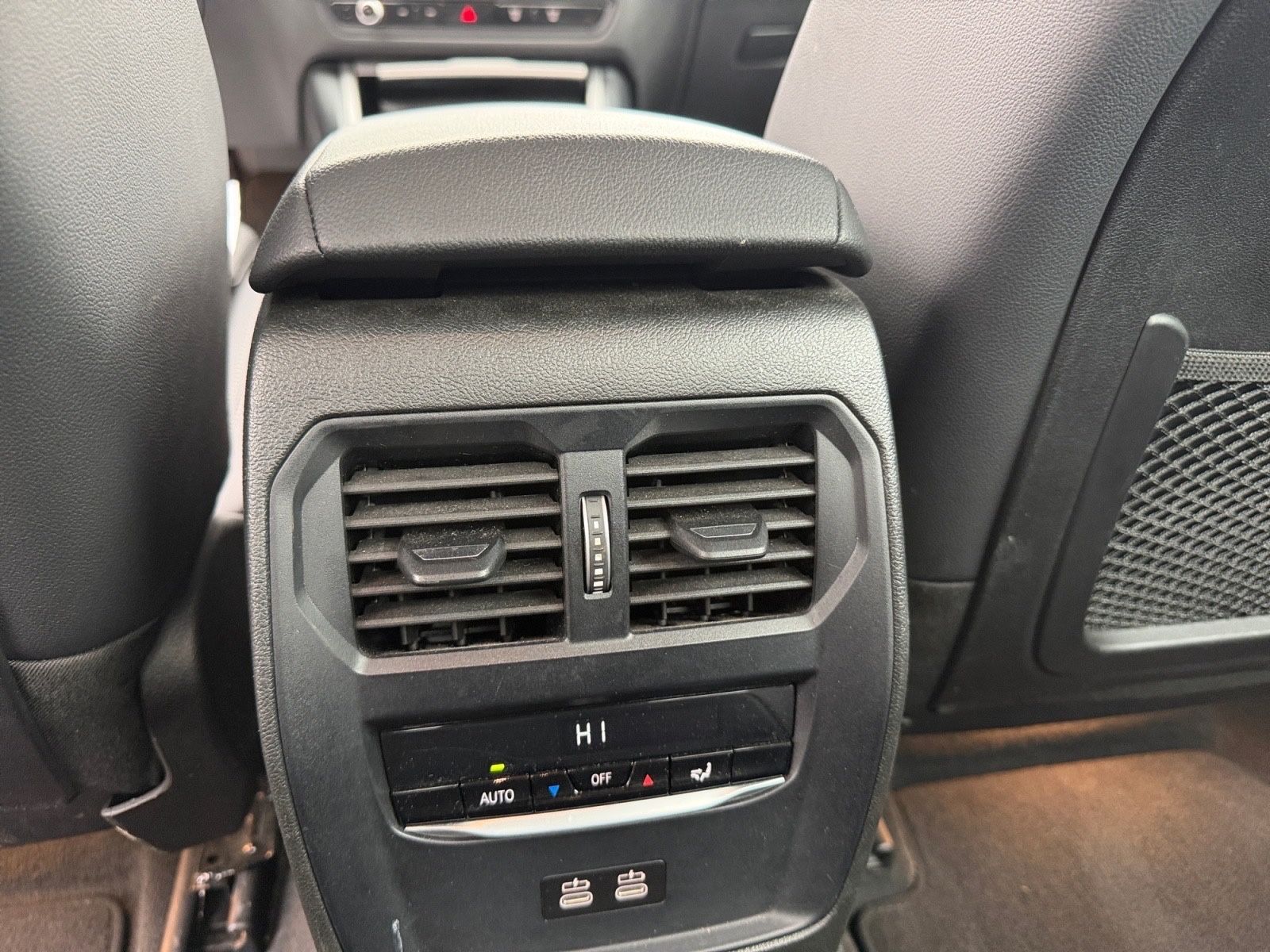 BMW 318 3 Limousine 318 i Navi Leder LED foto 15
