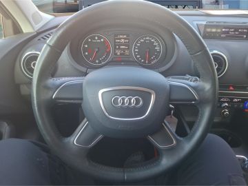 Audi A3 1.2 TFSI Attraction °AHK°SHZ°AAC°Allwetter°