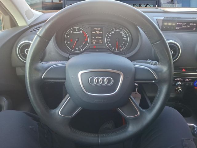 Audi A3 1.2 TFSI Attraction °AHK°SHZ°AAC°Allwetter°
