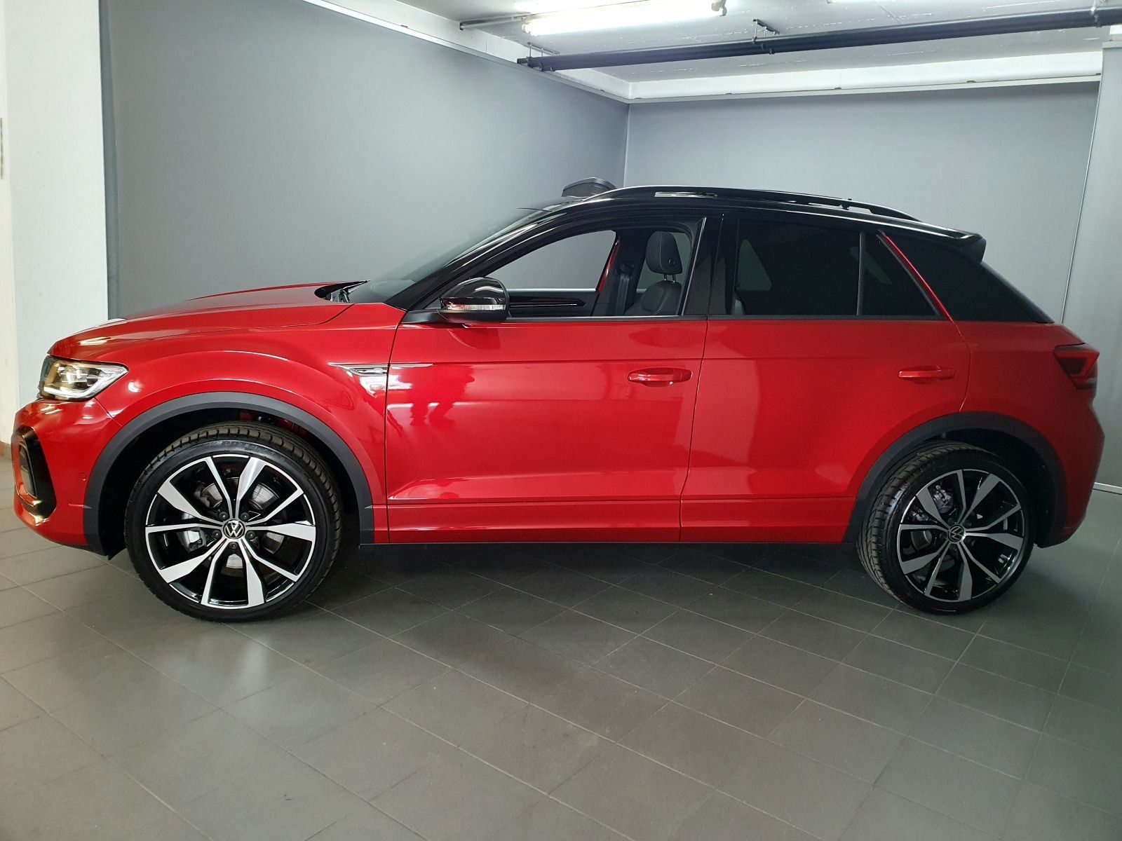 Volkswagen T-Roc 1.5TSI DSG R-Line Standhz AHK Pano ACC LED foto 2