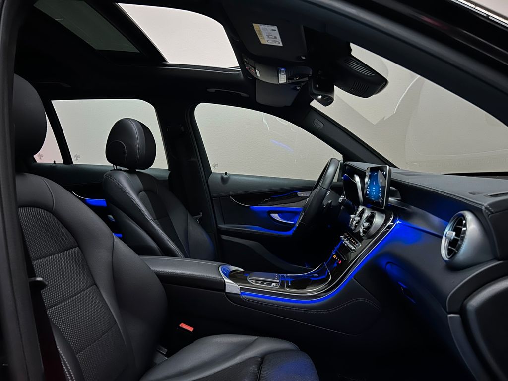 Mercedes-Benz GLC 300 GLC300 4M *AMG LINE*PANO*KAMERA*AHK*LED*CARPLAY*