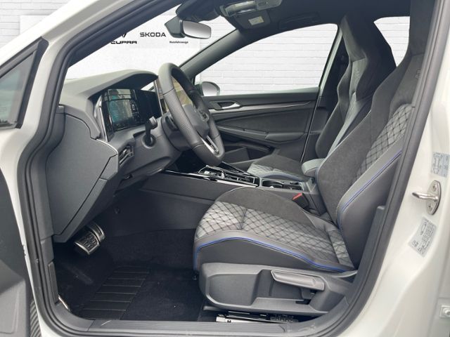 Fahrzeugabbildung Volkswagen Golf R-Line 1,5 l eTSI DSG KLIMA NAVI ALU