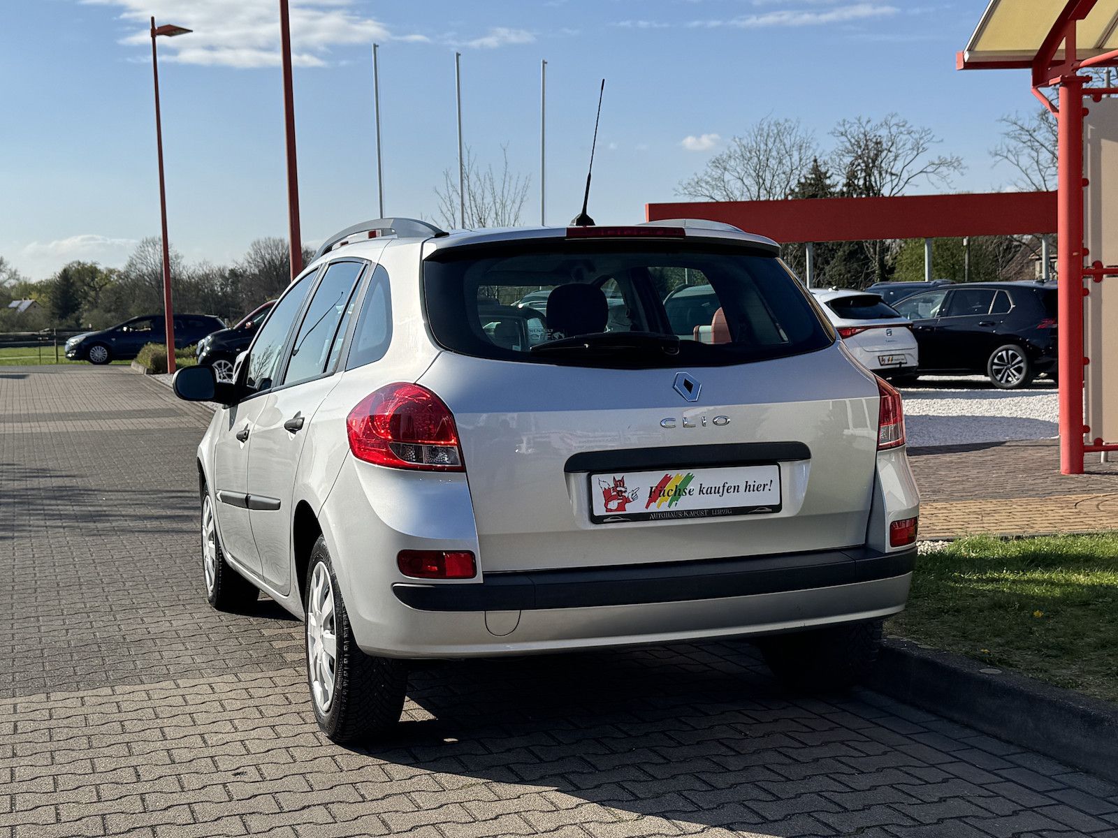 Fahrzeugabbildung Renault Clio Grandtour /NAVI/TMC/Klima/8x bereift