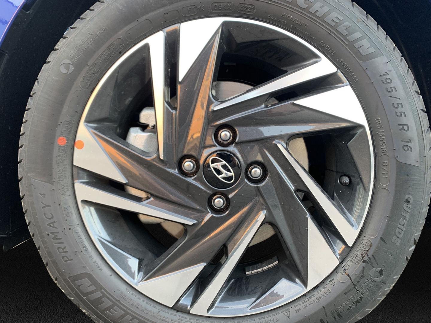 Hyundai i20 1.0T INTRO Alu Klima SHZ LHZ Navi Kamera