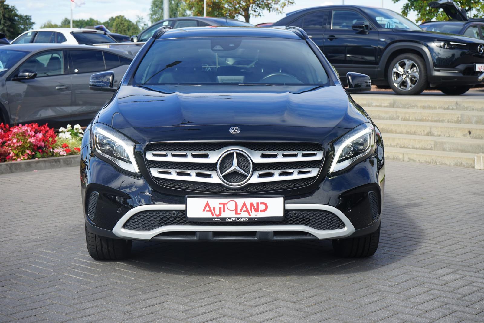 Mercedes-Benz GLA 200 Style LED Navi Sitzheizung Teilleder AHK