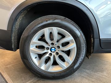 BMW X3 *xDrive*TEMPO*NAVI*2-ZONEN*BI-XENON*