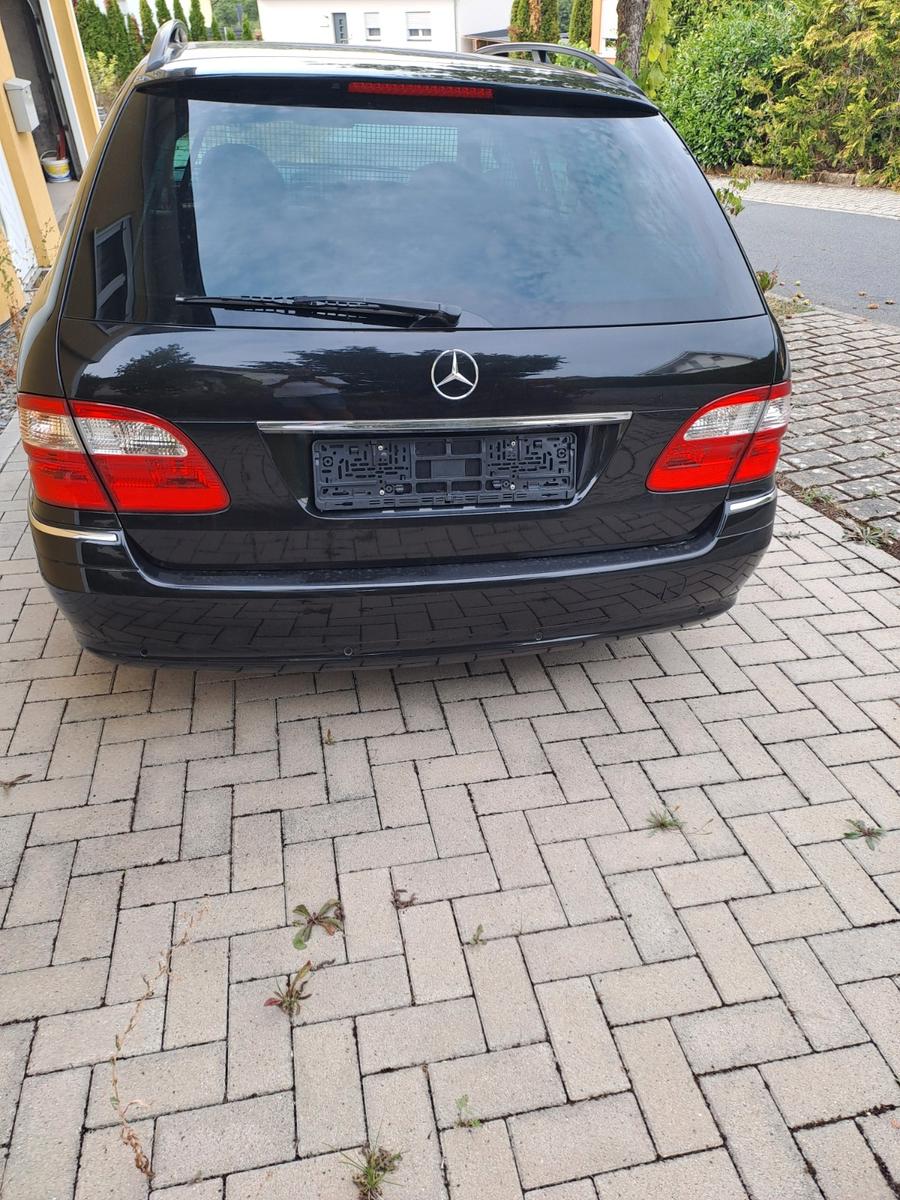 Mercedes-Benz E280 2005 — photo 13