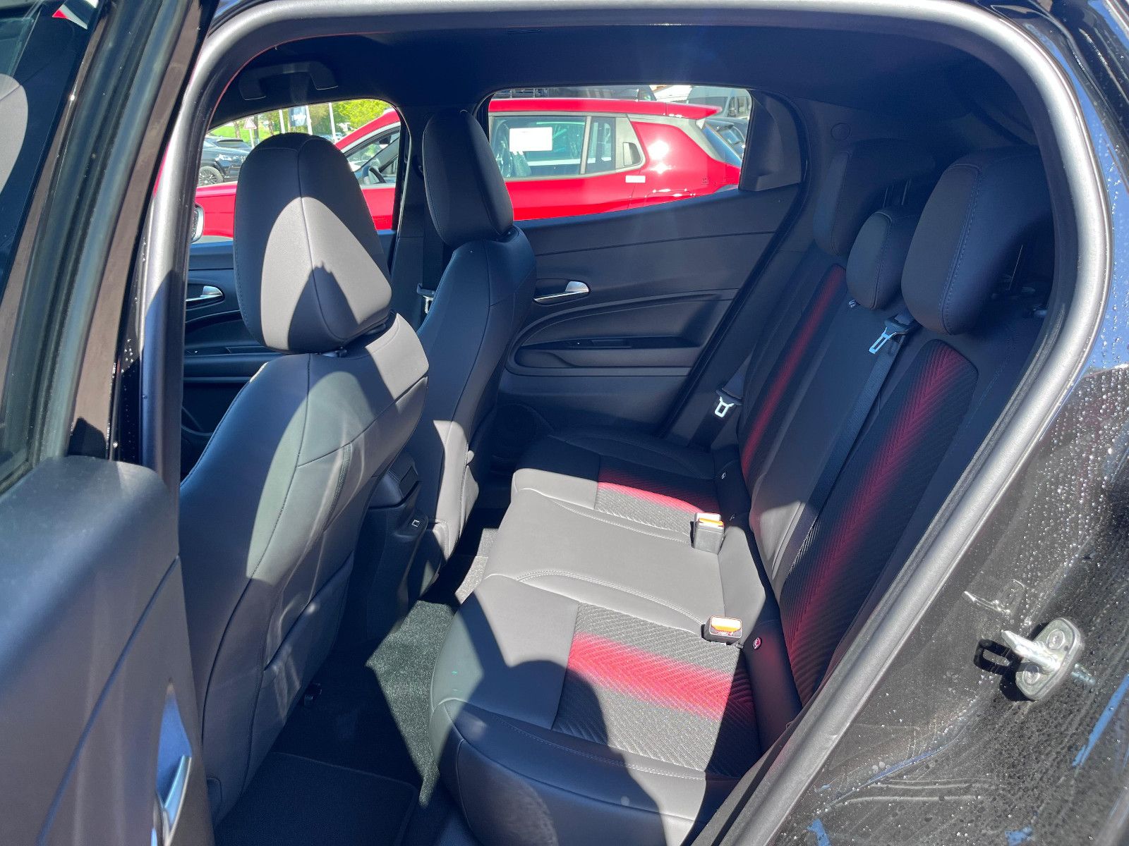 Fahrzeugabbildung Alfa Romeo Junior Ibrida 1.2 VGT 48V-Hybrid 107 kW Ti