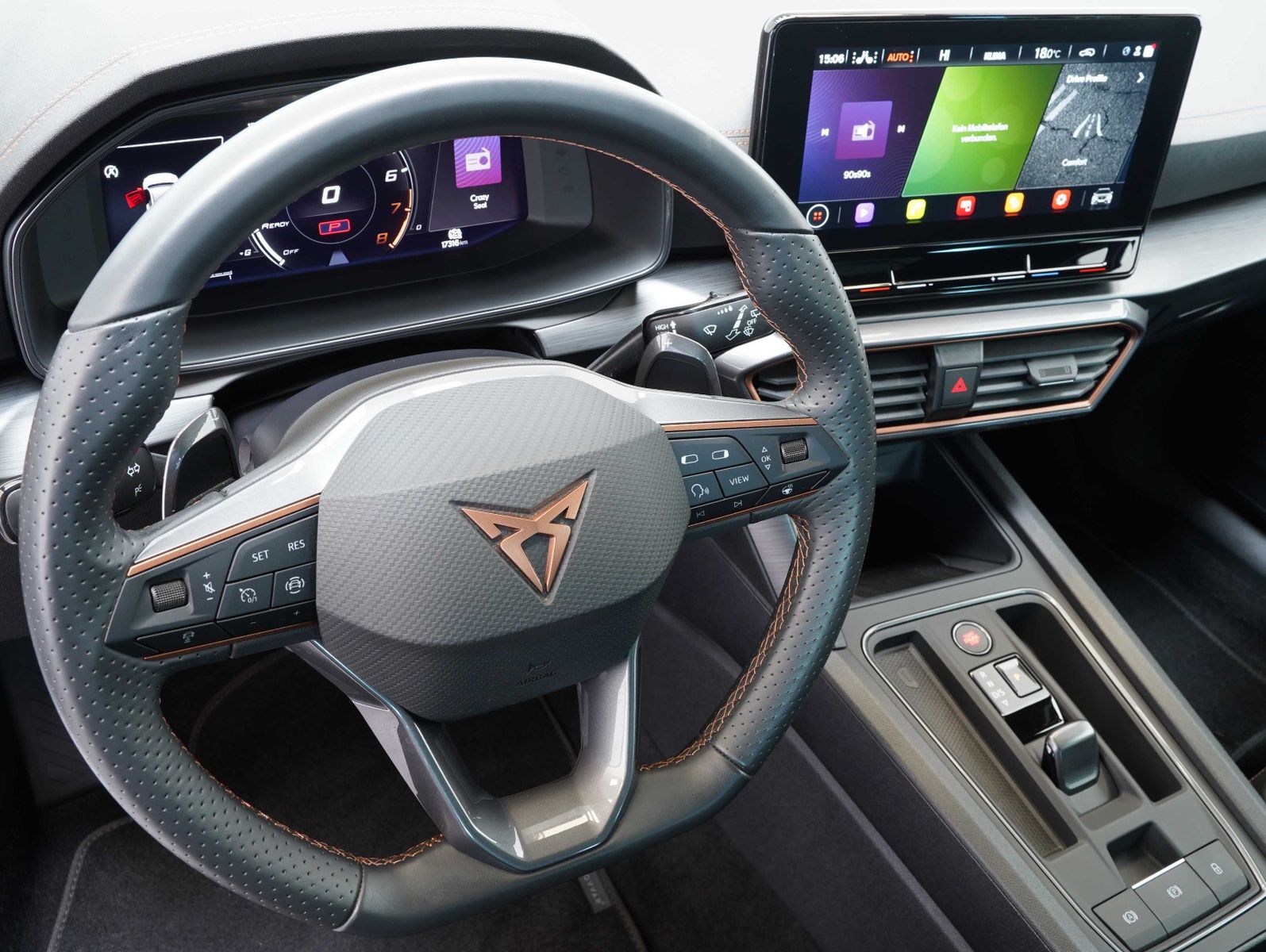 Fahrzeugabbildung CUPRA Formentor 1.5 TSI DSG LED/CARPLAY/KAMERA/PANO