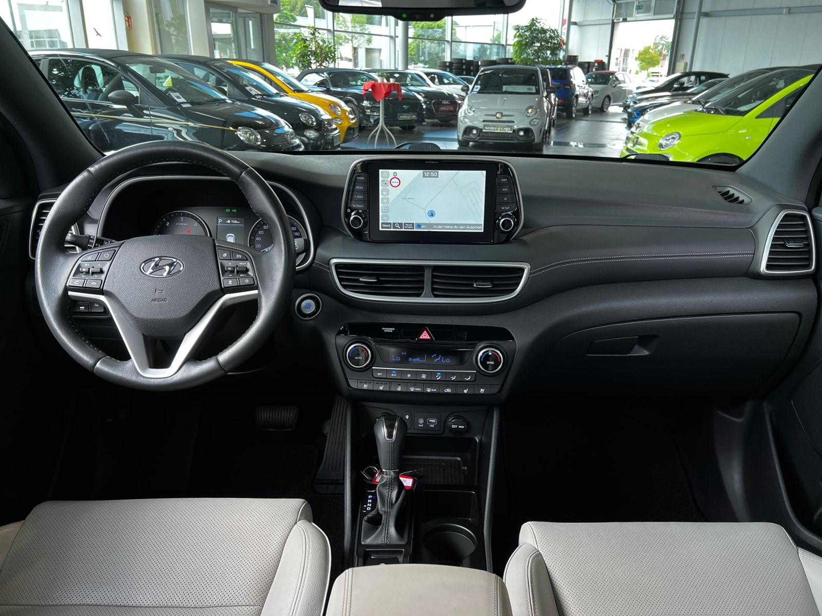 Fahrzeugabbildung Hyundai TUCSON Premium 4WD PANO LED LEDER