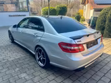Mercedes-Benz E 63 AMG E Limousine E 63 AMG - Mercedes-Benz E 63 AMG mit Benzin-Antrieb: Limousine, Automatik
