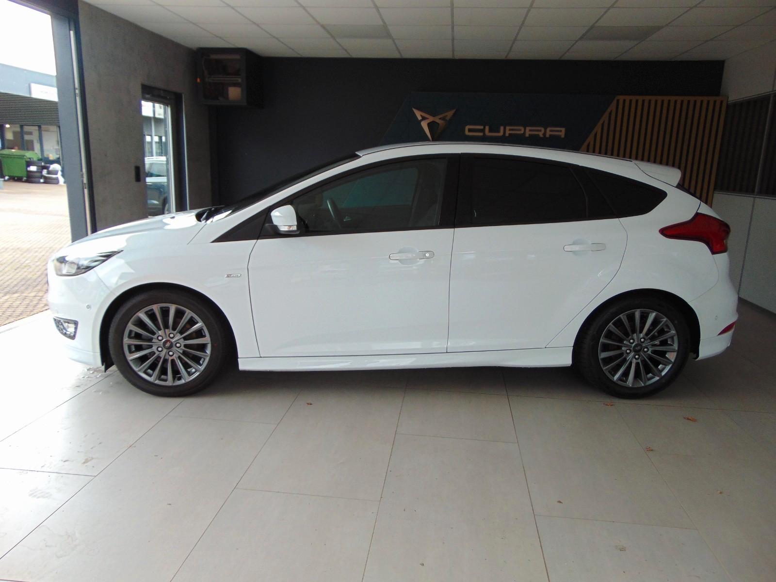 Ford Focus ST-Line 1.0 TSI *Navi*SHZ*PDC*