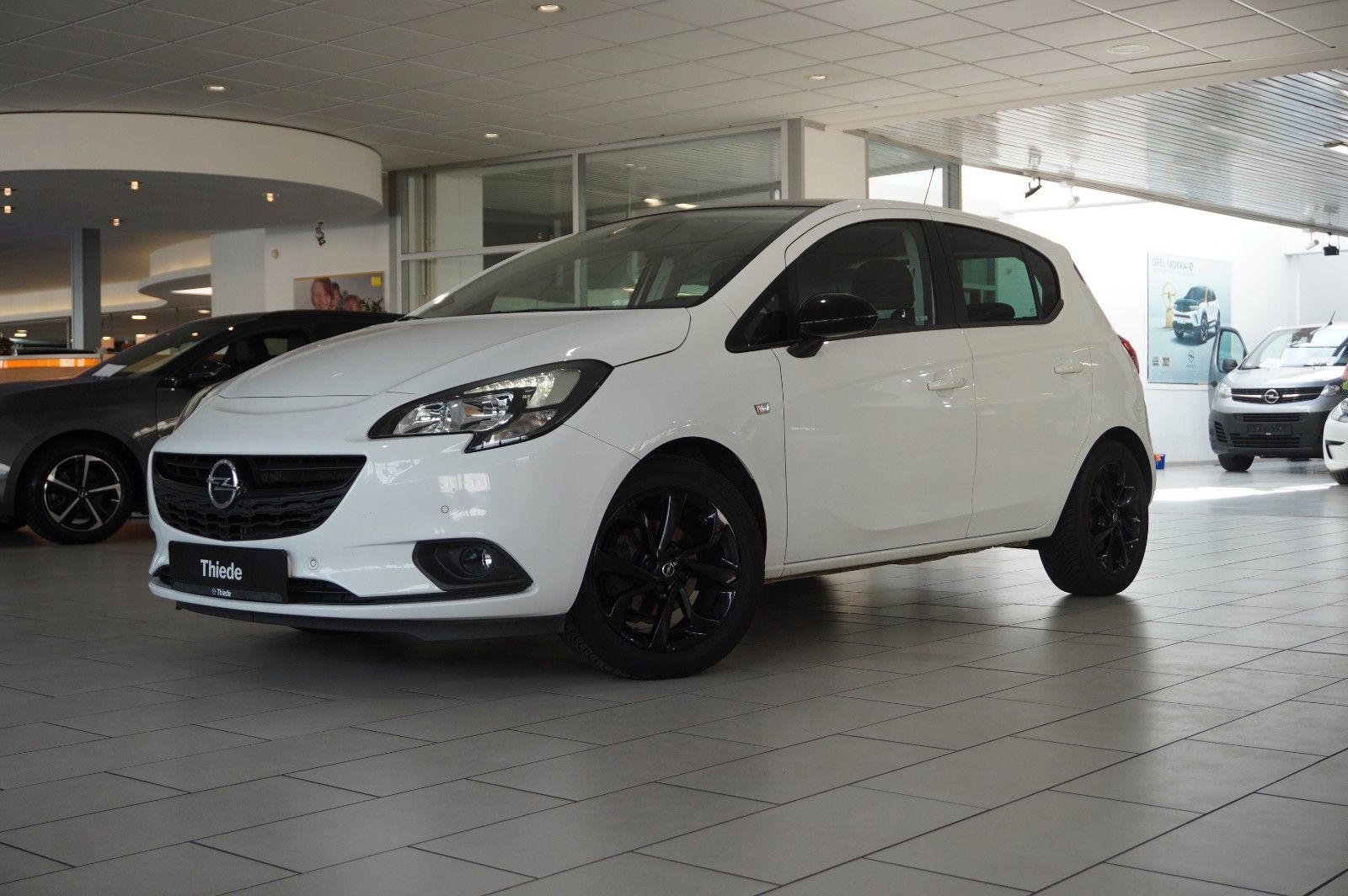 Fahrzeugabbildung Opel Corsa E 1.2 COLOR EDIT. AUTOM. LED/SHZ/SPORT/USB
