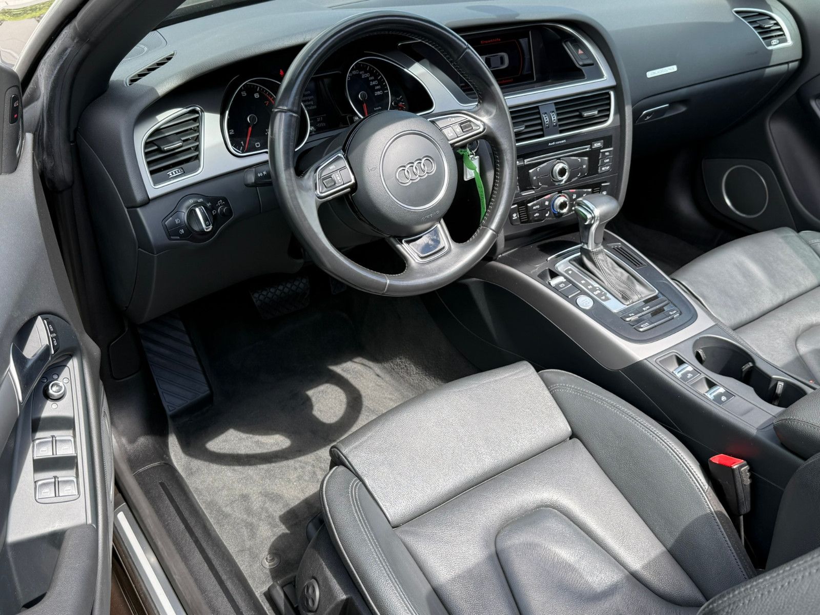 Fahrzeugabbildung Audi A5 Cabriolet 2.0 TFSI quattro S Line