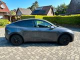 Tesla Model Y Long Range AWD Dual Motor - Tesla Model Y: Dual Motor