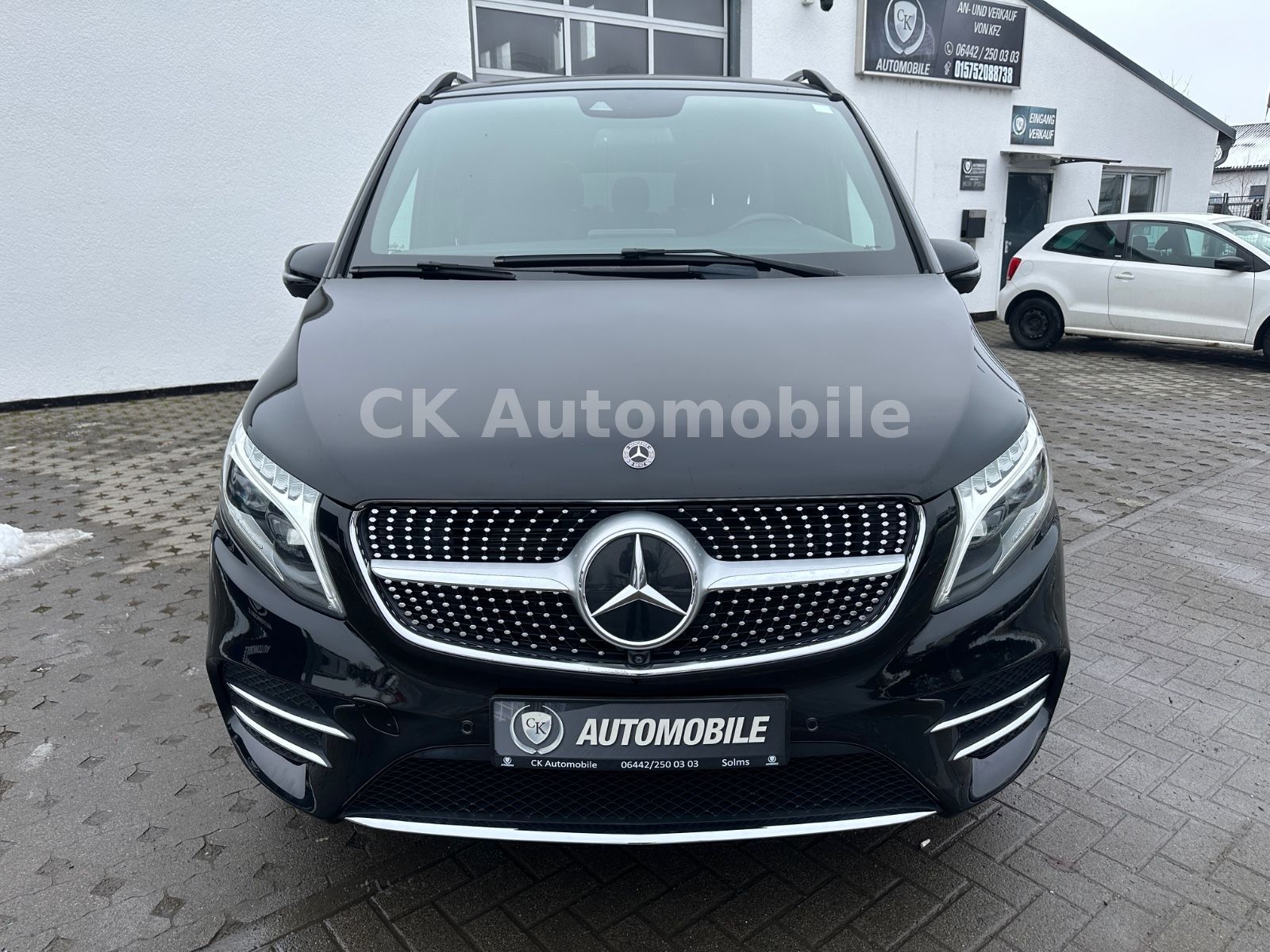 Fahrzeugabbildung Mercedes-Benz V 300 Avantgarde Edition AMG-LIne 4Matic Lang