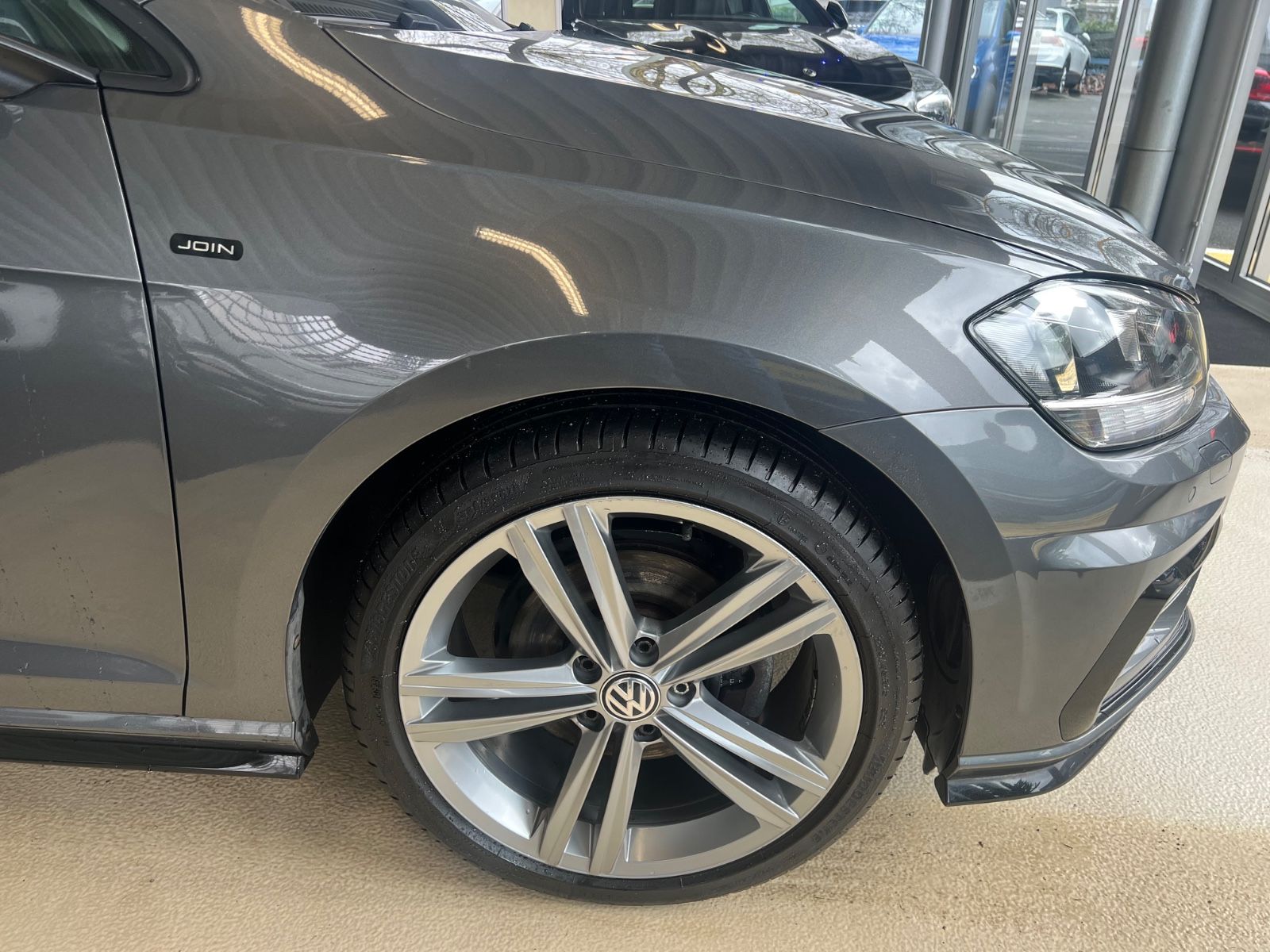 Fahrzeugabbildung Volkswagen Golf VII Lim. 1.5 TSI DSG Join R line *ACC*