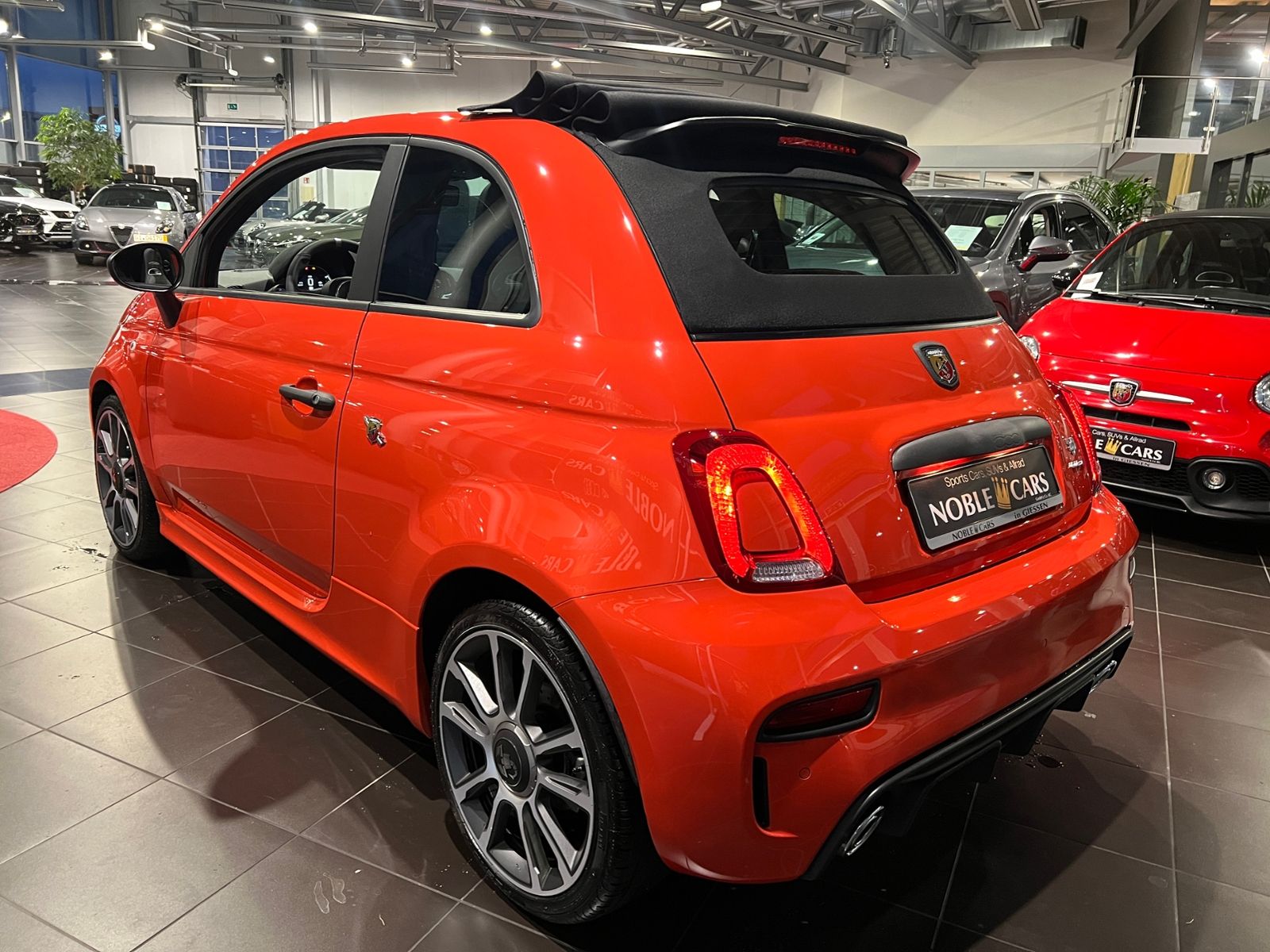Fahrzeugabbildung Abarth 595C Turismo CARPLAY LEDER PDC