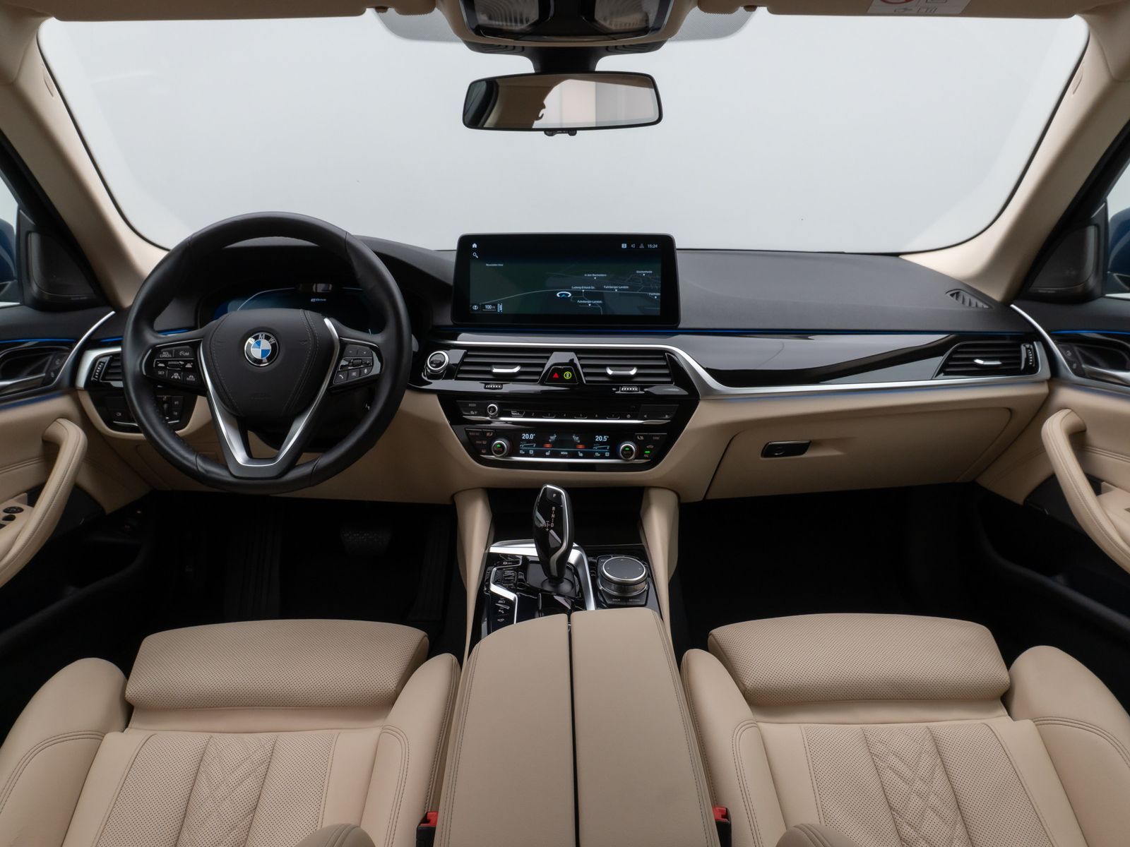 Fahrzeugabbildung BMW 530e Laser 360° HUD DAB H/K Komfort Alarm Sport