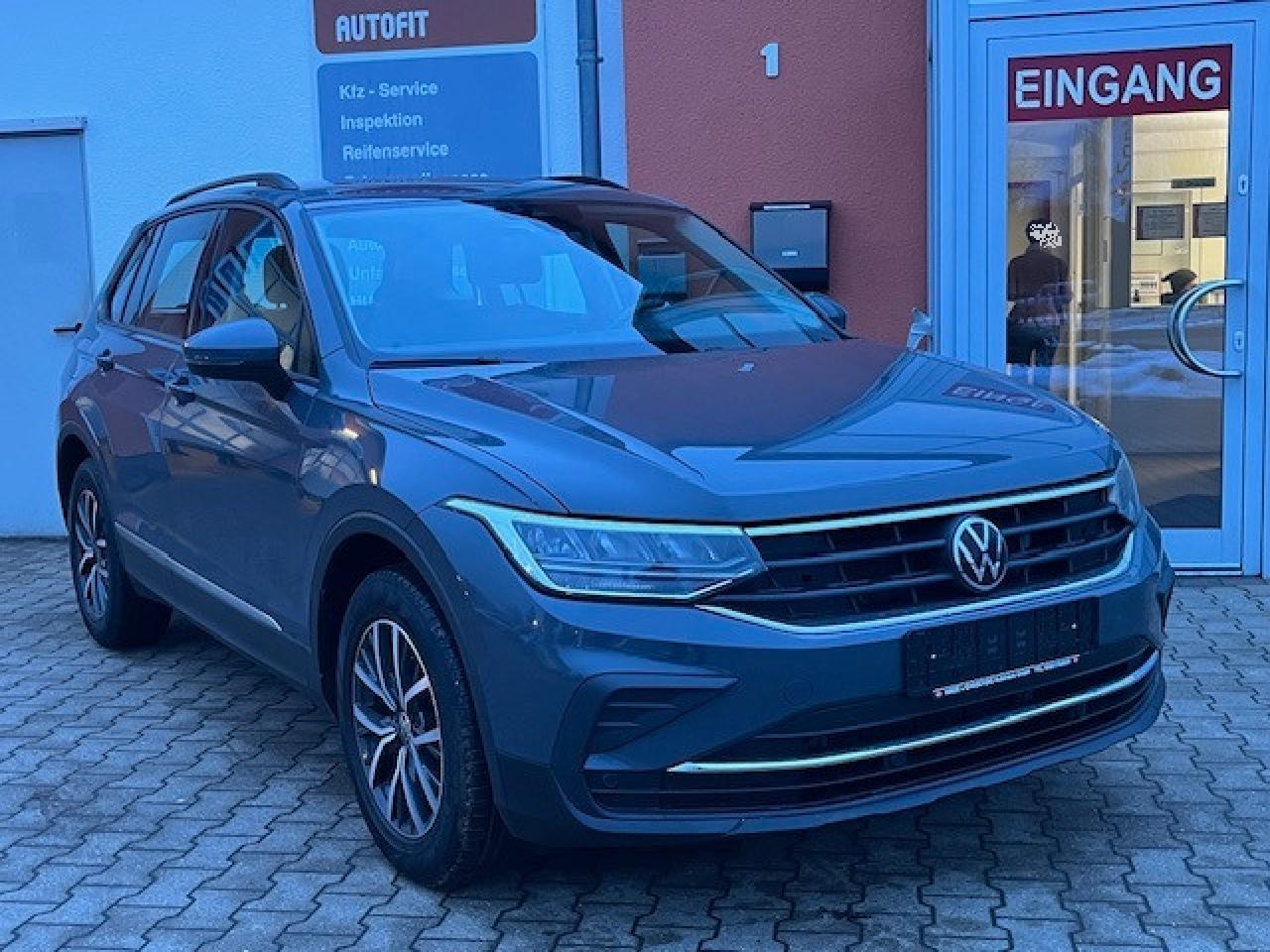 Volkswagen Tiguan DSG AHK CAM PDC LM
