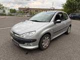 Peugeot 206 1.6 voll Scheckheftgepflegt - Peugeot 206 mit Diesel-Antrieb: Kleinwagen