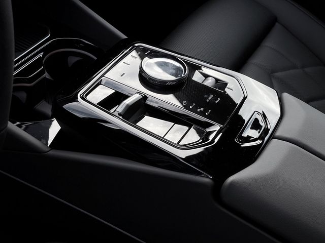 Foto Nummer 10: BMW 550e xDrive