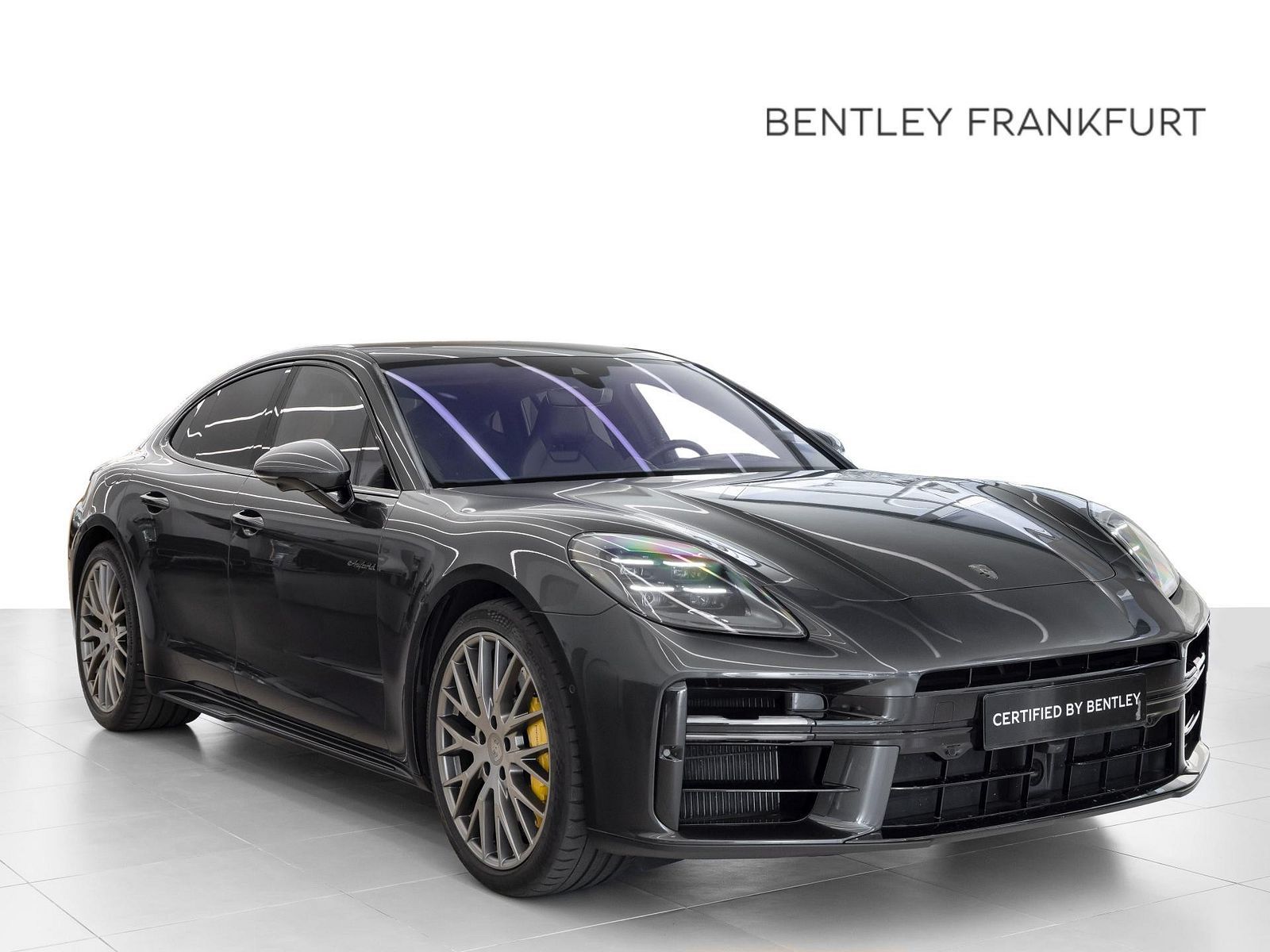 Porsche Panamera Turbo E-Hybrid von BENTLEY FRANKFURT