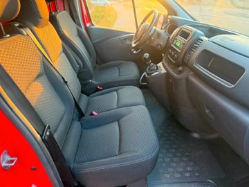 Opel Vivaro - 10