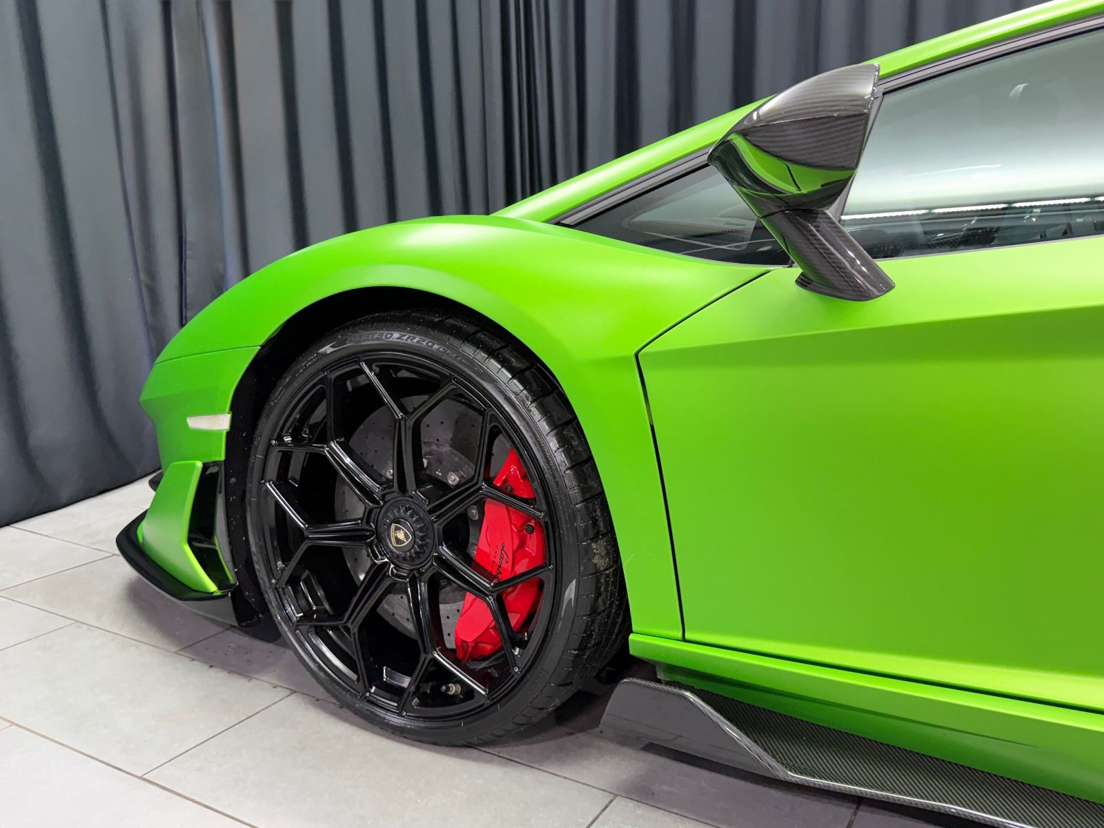Fahrzeugabbildung Lamborghini Aventador SVJ | FULL CARBON|LIFT|SENSONUM|PPF|