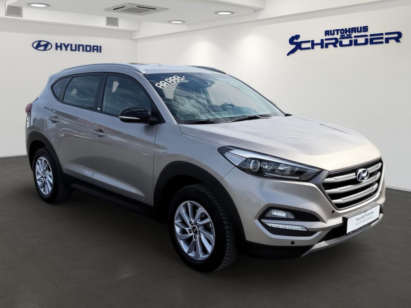 Fahrzeugabbildung Hyundai Tucson 1.6 Passion Navi Kamera Anhängerkupplung