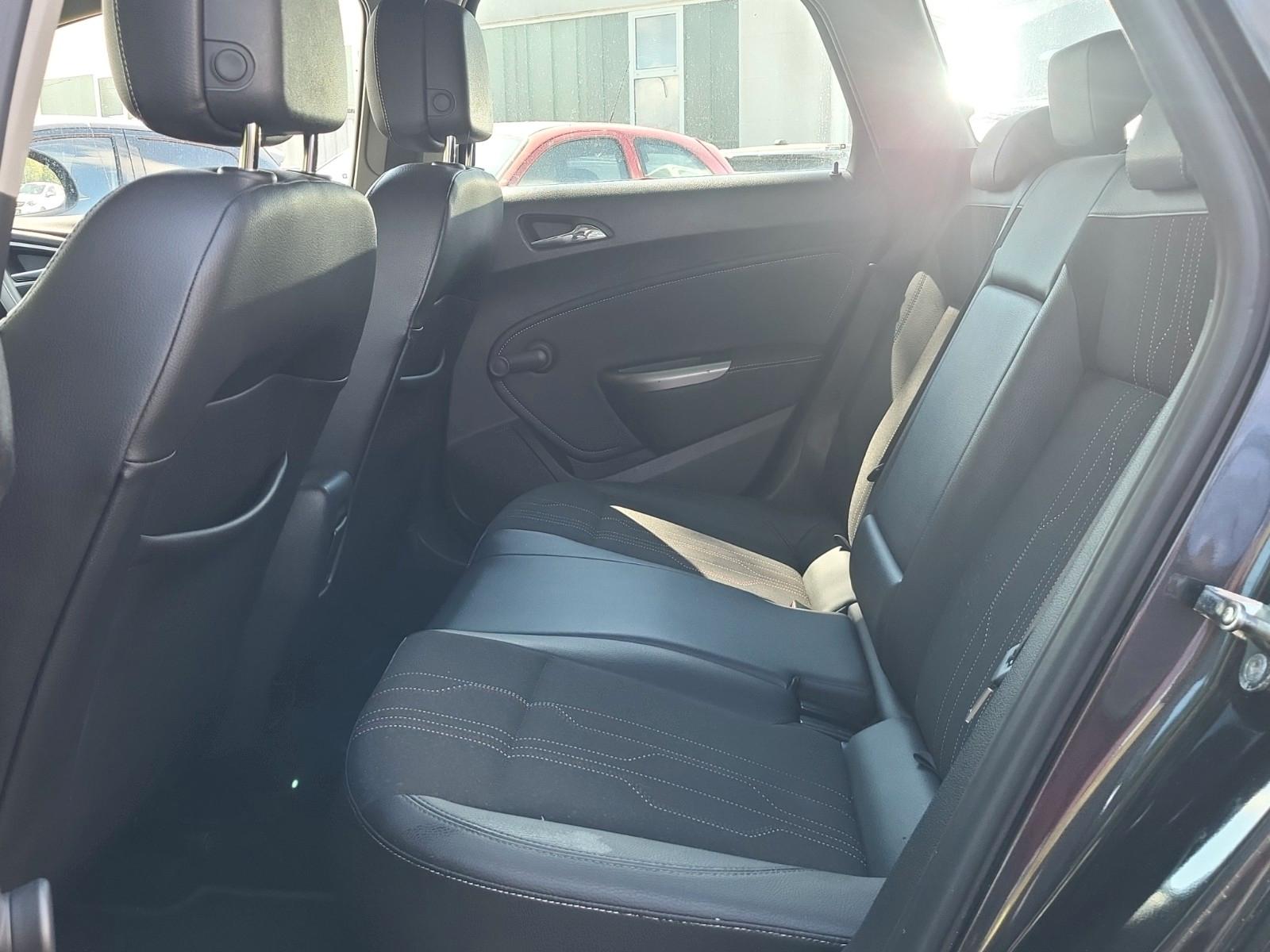 Opel Astra 2012 — photo 16