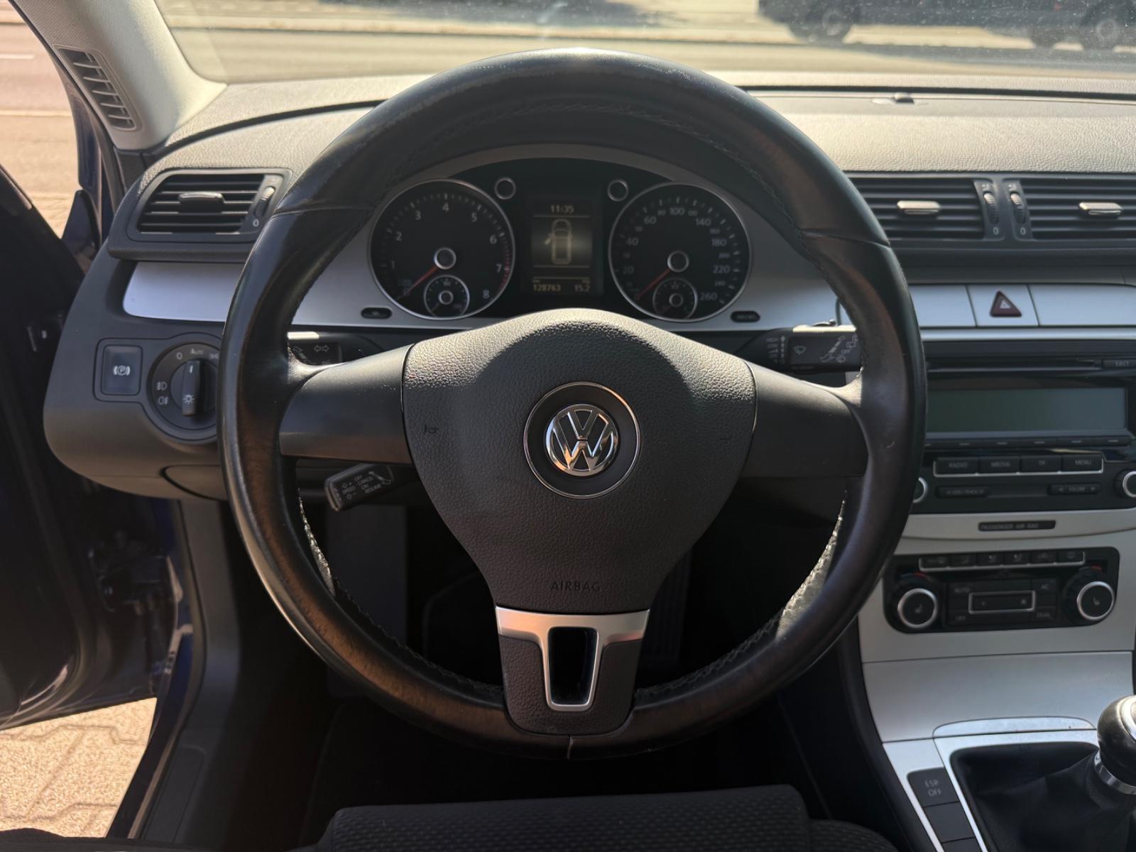 Volkswagen Passat 2010 — photo 7