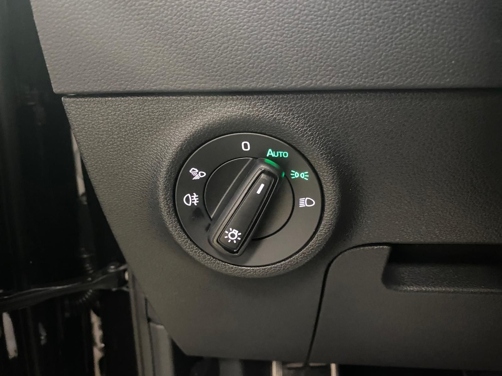 Fahrzeugabbildung SKODA Karoq 1.5 ACT SPORTLINE+5J GA+MATRIX+ACC+360+AHK