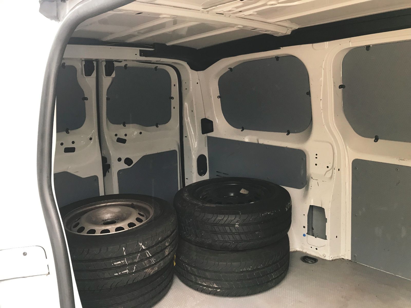 Fahrzeugabbildung Peugeot Expert Kasten Premium L2,Navi,SHZ,PDC,SHg