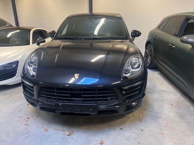 Porsche Macan S