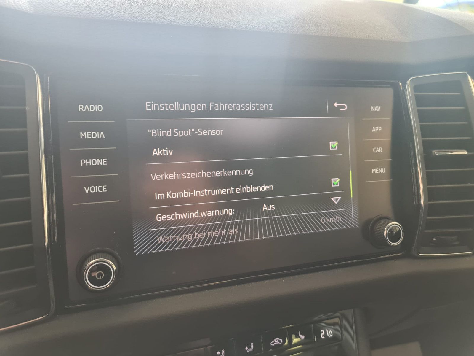 Fahrzeugabbildung SKODA Kodiaq Style / KAMERA / LED / NAVI / AHK