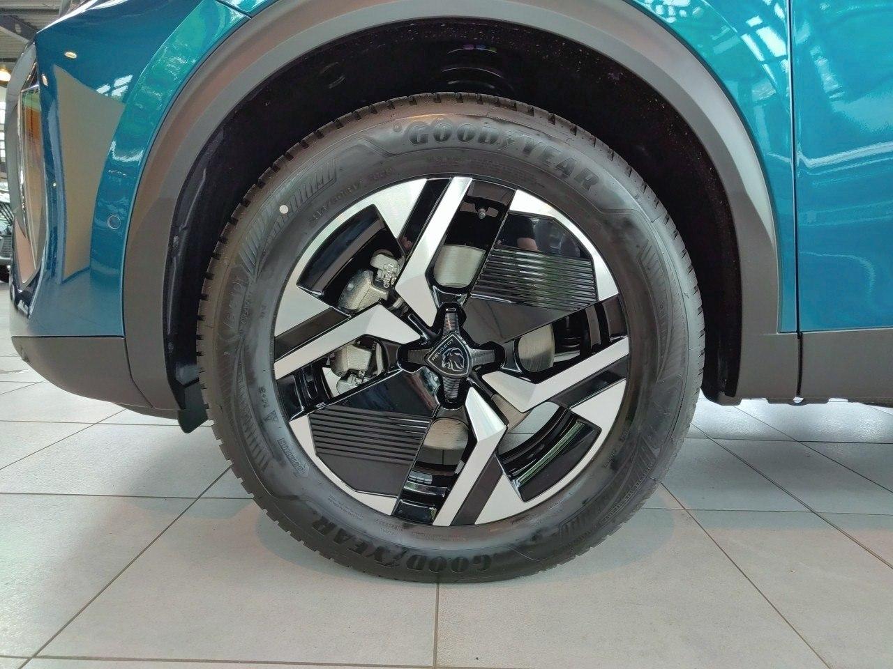 Peugeot 2008 Allure Hybrid 100 e-DSC6 Navi,360°