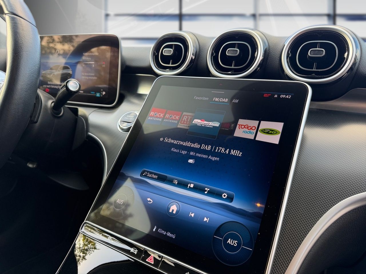 Fahrzeugabbildung Mercedes-Benz C 180 T AVANTGARDE+AHK+LED+CARPLAY+EL.HECKKL+