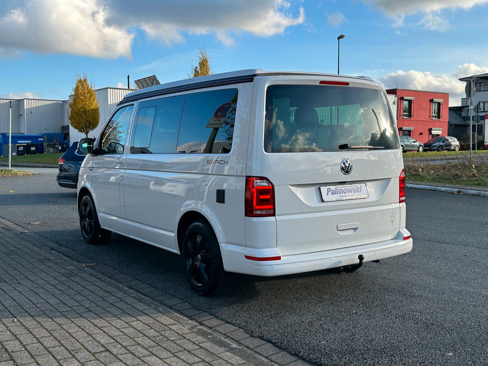 Fahrzeugabbildung Volkswagen T6 California Beach  - Automatik + Schlafdach -
