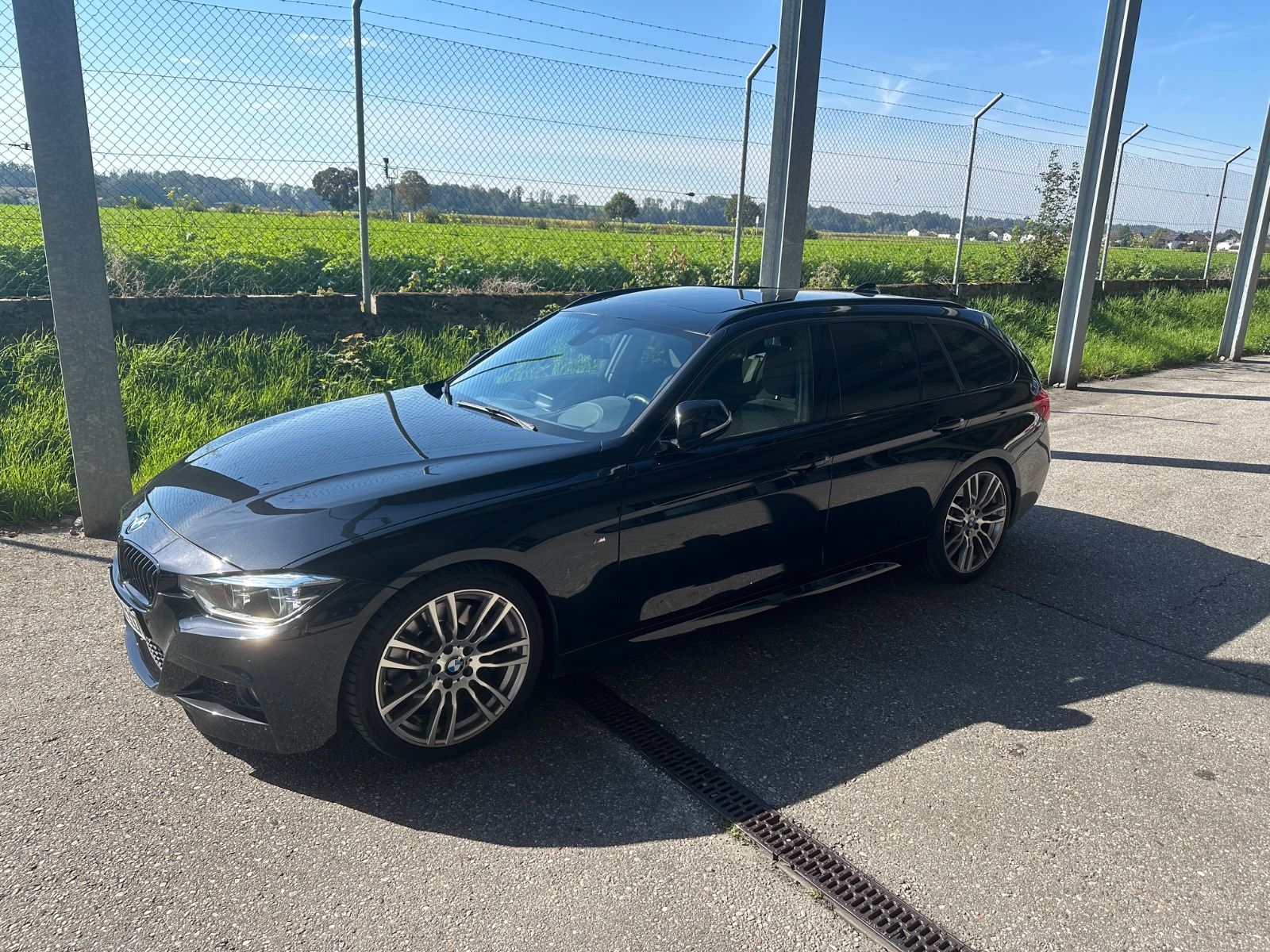 BMW 330d Touring M Sport Shadow Auto. M Sport Shadow