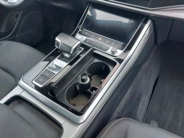 Audi Q8 - 11
