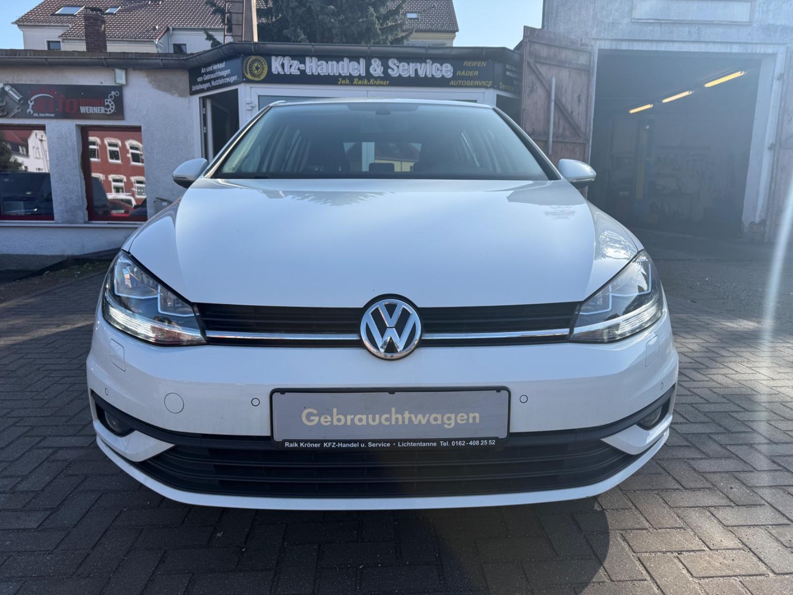 Volkswagen Golf VII Lim. Trendline,SHZ,Navi,PDC...