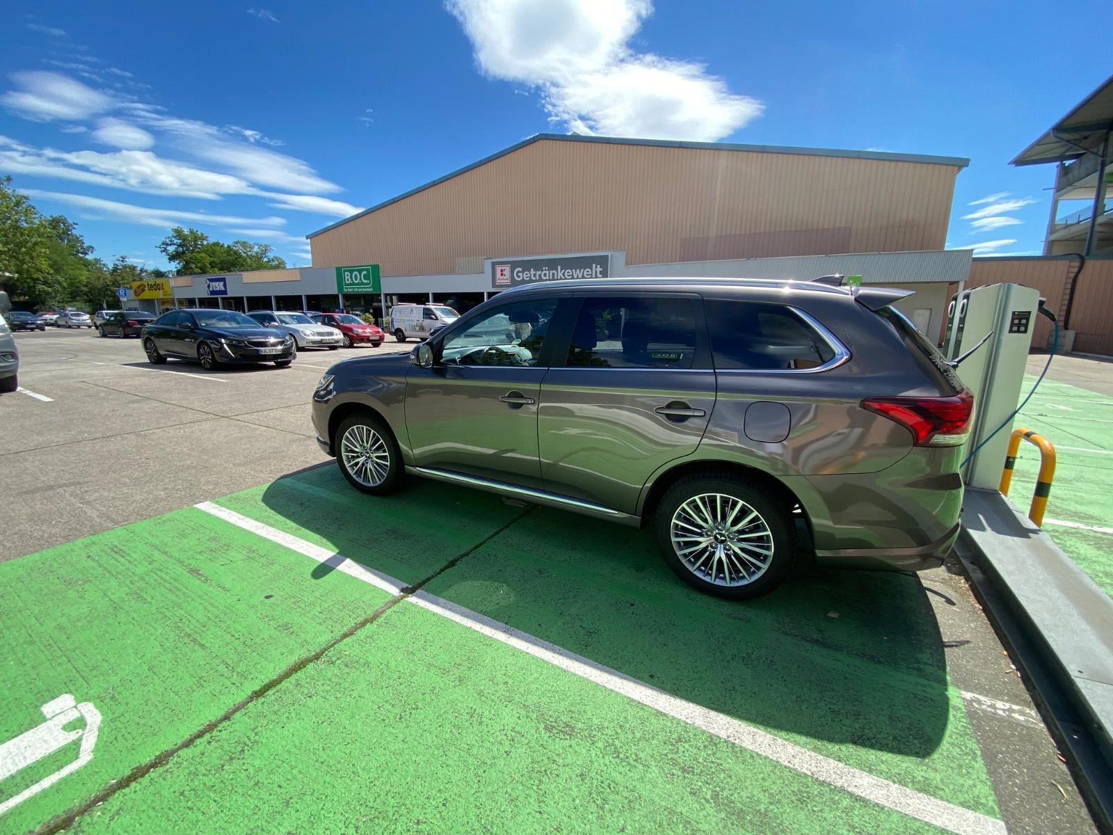 Mitsubishi Plug-in Hybrid Outlander