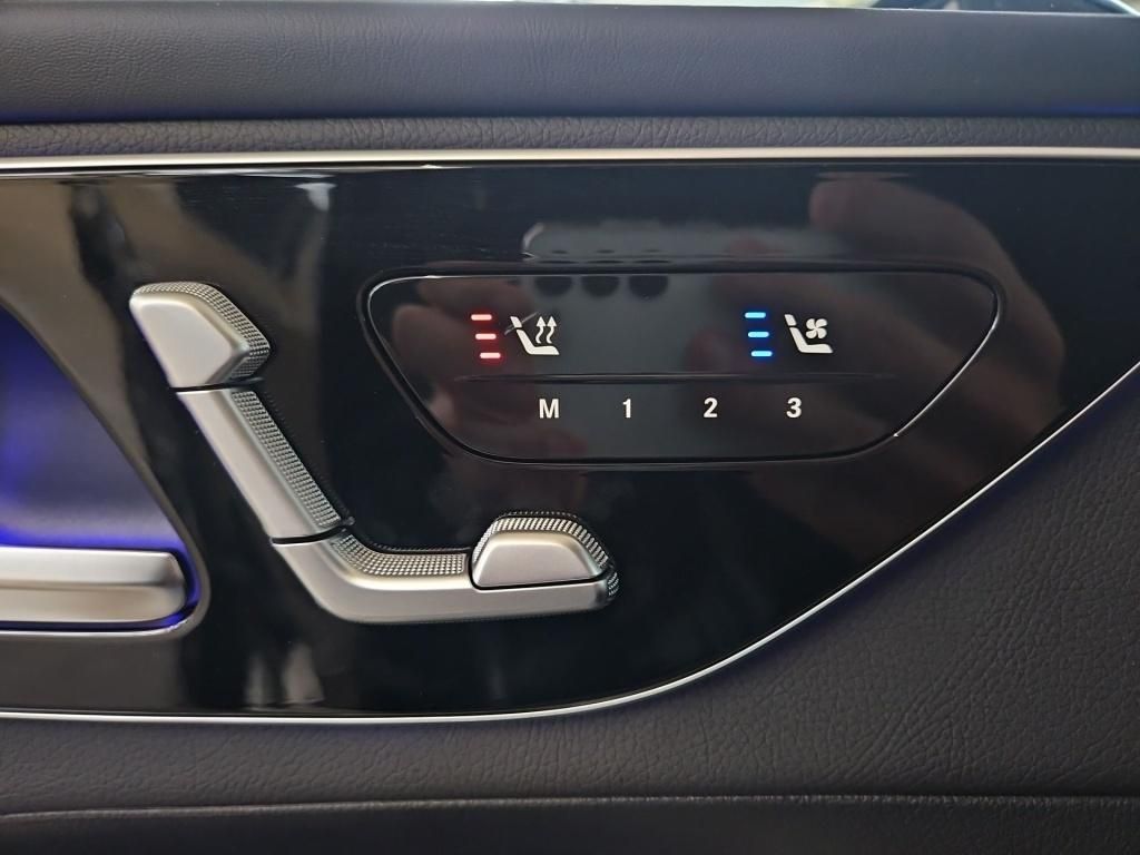Fahrzeugabbildung Mercedes-Benz GLC 300 de 4M +AMG+AHK+AIRMATIC+DIGI+HEAD+PANO++