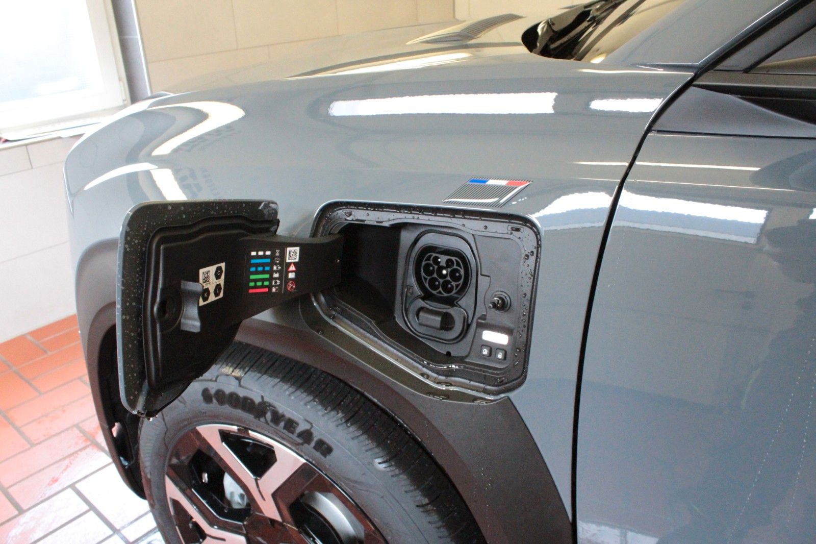 Fahrzeugabbildung Renault R 4 E-Tech 150 Comfort Range Techno Winter-Paket