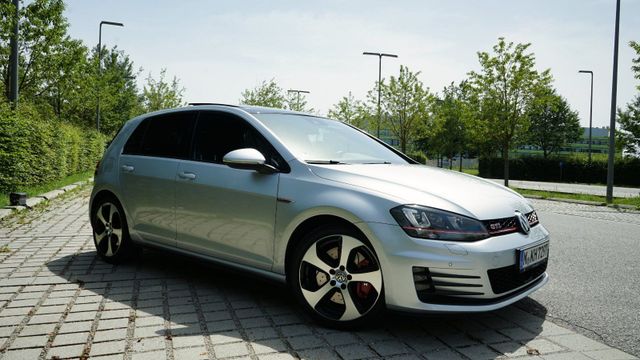 Volkswagen VW Golf 7 GTI Performance