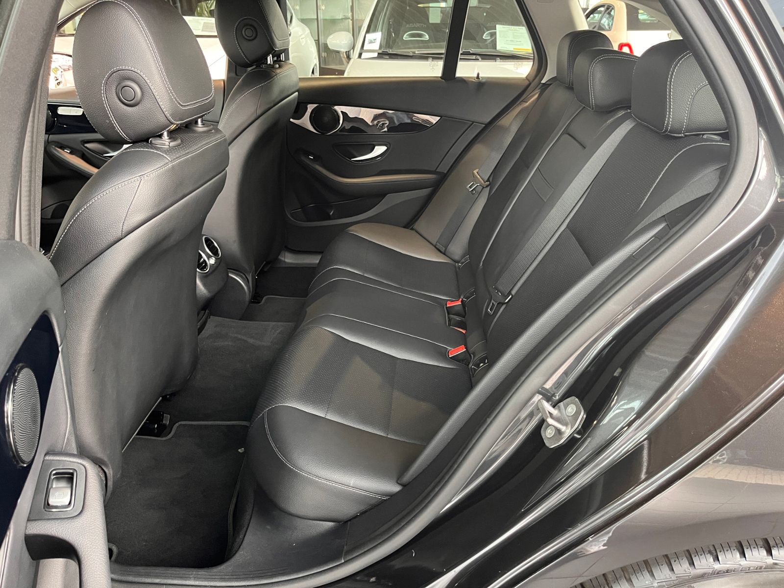 Fahrzeugabbildung Mercedes-Benz C 200 d T LEDER LED NAV SHZ PDC 18"
