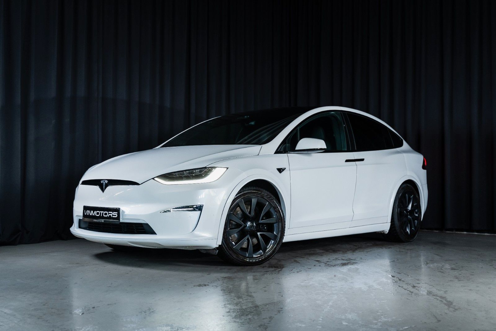 Tesla Model X Plaid//6 Seats/Yoke/Black Interior