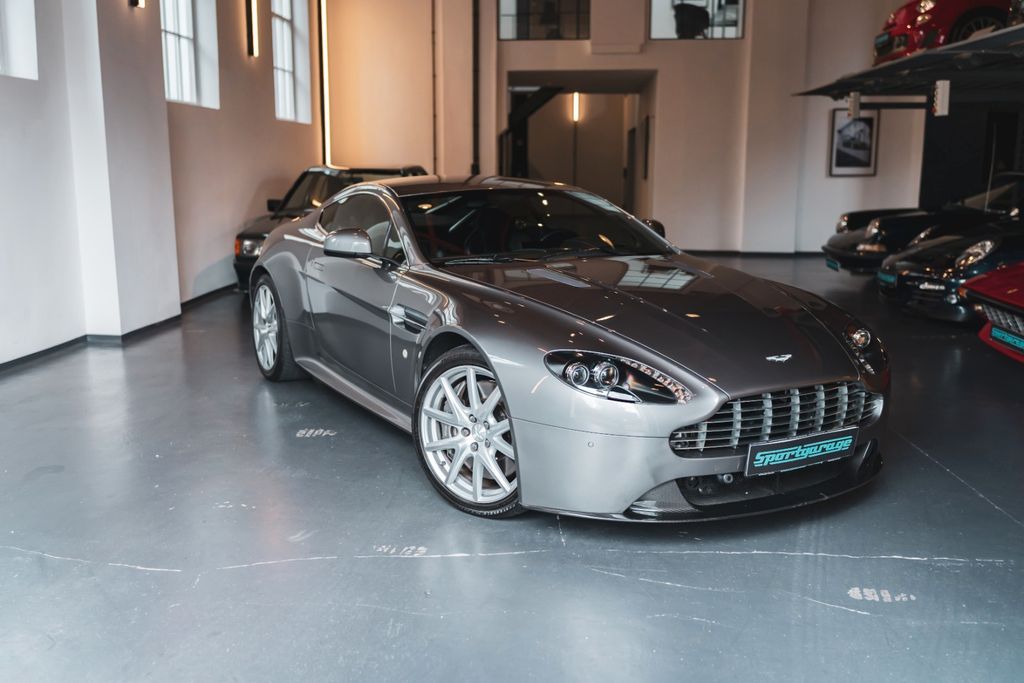Aston Martin V8 Vantage